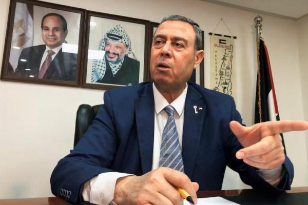 Duta Besar Palestina untuk Mesir Diab al-Louh berbicara saat wawancara dengan Reuters di kedutaan Palestina di Kairo, Mesir 30 April 2024. REUTERS 