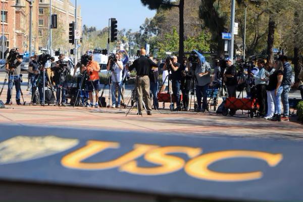 Polisi Bersihkan Perkemahan Mahasiswa pro-Palestina di University of Southern California