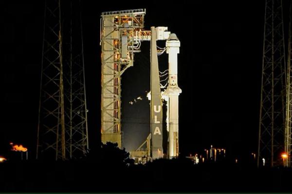 Roket Atlas V United Launch Alliance yang membawa dua astronot di atas Uji Penerbangan Kru Starliner-1 Boeing, di Cape Canaveral, Florida, AS 6 Mei 2024. REUTERS 