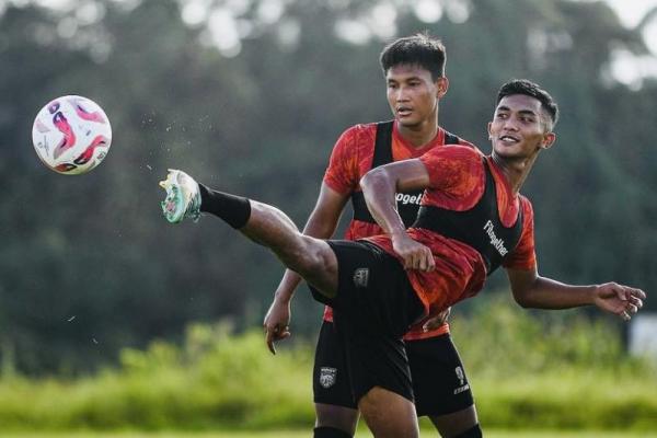 Latihan Persiapan Championship Series, Pieter Huistra Puji Kualitas Lapangan Borneo FC