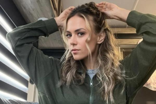 Penyanyi Country Jana Kramer Sindir Travis Kelce Selalu Mabuk di Tengah Romansanya dengan Taylor Swift (FOTO: INSTAGRAM) 