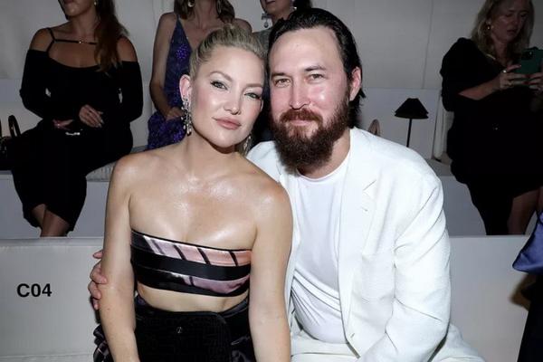 Kate Hudson Ingin Bertunangan dengan Danny Fujikawa Selamanya