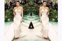 Pamer Gaun Glamor Oscar de la Renta, Kylie Jenner Semangat Hadiri Met Gala 2024