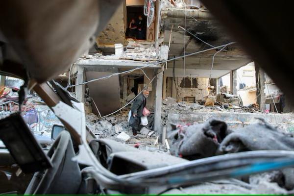 RS Ditutup akibat Serangan Israel di Rafah, Warga Gaza Cari Bantuan bagi yang Sakit