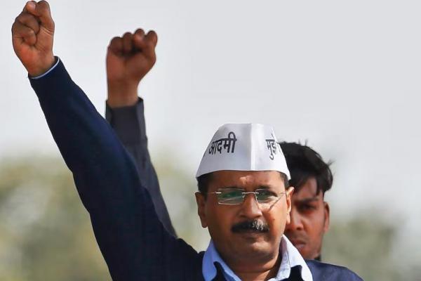 Arvind Kejriwal, ketua Partai Aam Aadmi saat upacara pelantikan di lapangan Ramlila di New Delhi 14 Februari 2015. REUTERS 