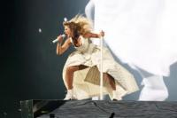 Taylor Swift di konser Eras Tour 2024 di Paris. (FOTO: TAS MANAGEMENT)