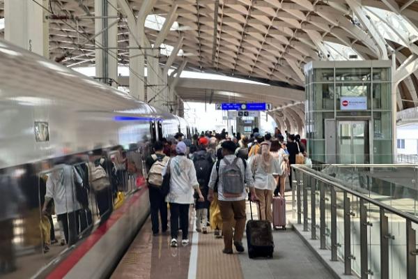 KCIC Catat 21 Ribu Penumpang Manfaatkan Tiket Promo Masuk ke Berbagai Tujuan Wisata