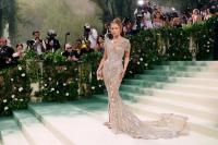 Ketus terhadap Reporter di Met Gala 2024, Jennifer Lopez Dihujat Netizen