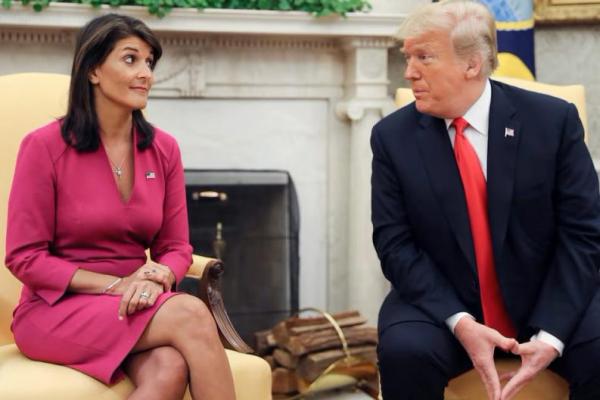 Presiden AS Donald Trump saat menerima pengunduran diri Duta Besar AS Nikki Haley di Ruang Oval Gedung Putih di Washington, AS, 9 Oktober 2018. REUTERS 