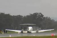 Kegagalan Mekanik, Pesawat yang Bawa Tiga Penumpang Mendarat Tanpa Roda