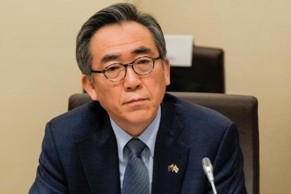 Menteri Luar Negeri Korea Selatan Cho Tae-yul mengamati pertemuan Menteri Luar Negeri dan Pertahanan Australia dan Korea Selatan di Melbourne, Australia, 1 Mei 2024. REUTERS 