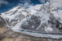 Pendaki Gunung Asal Inggris Catat Rekor Mendaki Everest Paling Sering yang Dilakukan Orang Asing
