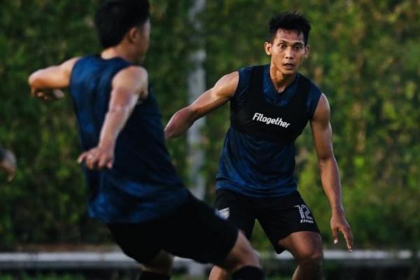 Dua pemain Borneo FC tengah latihan guna persiapan Championship Series. Foto: Dok LIB 