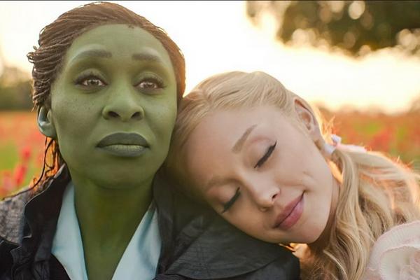 Film Wicked yang dibintangi Cynthia Erivo dan Ariana Grande. (FOTO: UNIVERSAL PICTURES) 