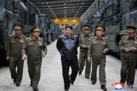 Pemimpin Korea Utara Awasi Tentaranya Memasang Sistem Senjata Rudal Taktis