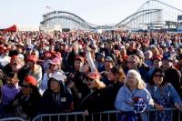 Pendukung Ragukan Legitimasi Pemilu Meski Jajak Pendapat Sebut Trump Unggul