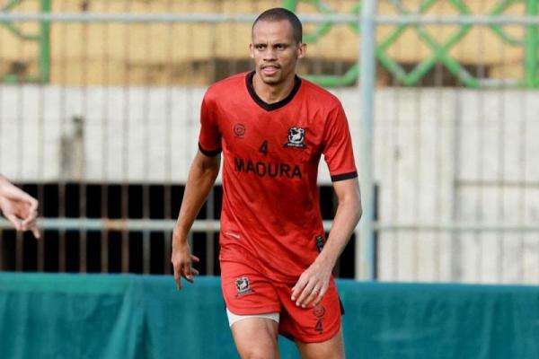 Cleberson Siap Bawa Madura United Raih Tiket Final Championship Series