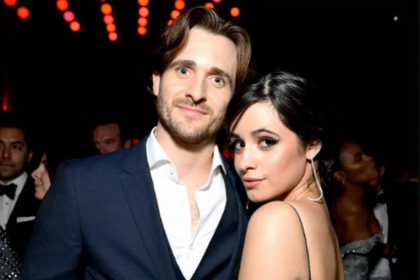 Matthew Hussey dan Camila Cabello di Vanity Fair Oscar Party di Beverly Hills pada Februari 2019. (FOTO: EMMA MCINTYRE /VF19/WIREIMAGE) 