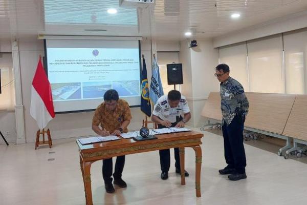 Penandatanganan BASTA Pelabuhan Teluk Palu di Jakarta, Selasa (21/5/2024). Foto: djpl/katakini 