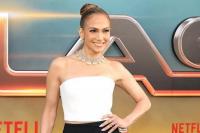 Rumor Perpisahan dengan Ben Affleck, Jennifer Lopez Datang Sendirian di Premier Atlas
