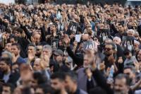 Di Iran yang Terpecah, Kematian Presiden Raisi Disambut Duka Cita dan Perayaan Diam-diam