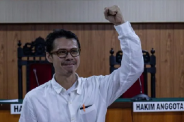 Aktivis lingkungan Karimunjawa Jepara, Daniel Frits Maurits Tangkilisan. 