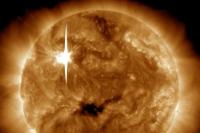 Matahari memancarkan jilatan api matahari pada 22 Februari 2024, dalam gambar yang diambil oleh Solar Dynamics Observatory NASA via REUTERS.