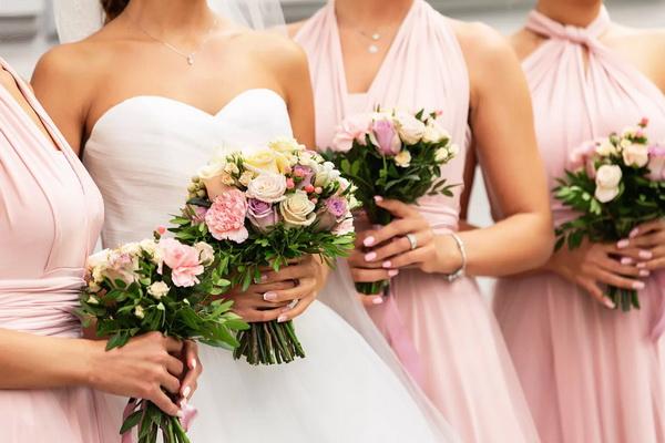 Curhat Pengantin Wanita Mengganti Bridesmaid Gara-gara tak Punya Gaun yang Sesuai. (FOTO: STOCK IMAGE/GETTY) 