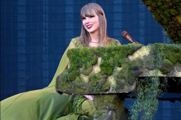 Pertunjukan Eras Tour Ke-100, Taylor Swift Puji Penonton Liverpool