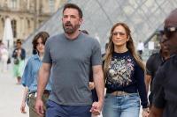 Jennifer Lopez dan Ben Affleck Tampak Baik-baik Saja Liburan Secara Terpisah