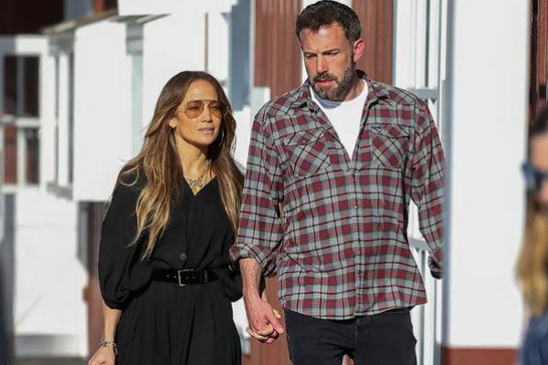 Pulang Liburan, Jennifer Lopez Kunjungi Ben Affleck di Kantornya