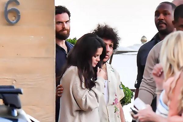 Selalu Tampak Mesra, Selena Gomez dan Benny Blanco Berencana Punya Anak