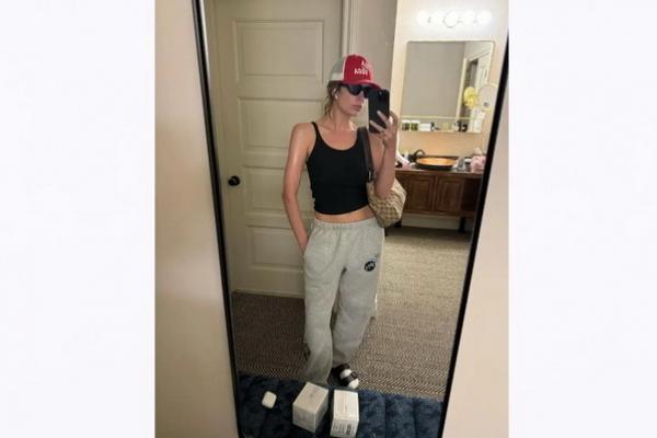 Langsing Usai Melahirkan, Ashley Benson Dituduh Pakai Ozempic