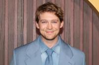 Swifties Duga Joe Alwyn adalah Mantan Pacar yang Mendukung Taylor Swift Membeli Master Rekaman