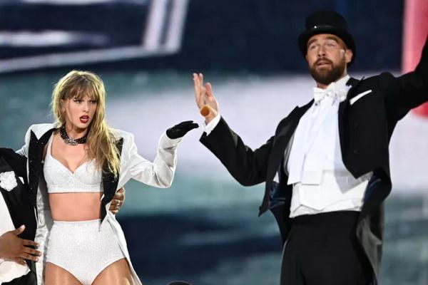 Eras Tour Sukses Besar, Travis Kelce Puji Pacarnya Taylor Swift