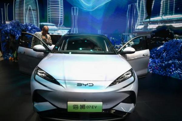 Kanada Pertimbangkan Tarif Kendaraan Listrik Buatan Tiongkok