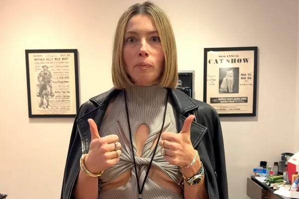 Usai Insiden Penangkapan karena Mabuk, Justin Timberlake dan Jessica Biel Menikmati Permen Swedia