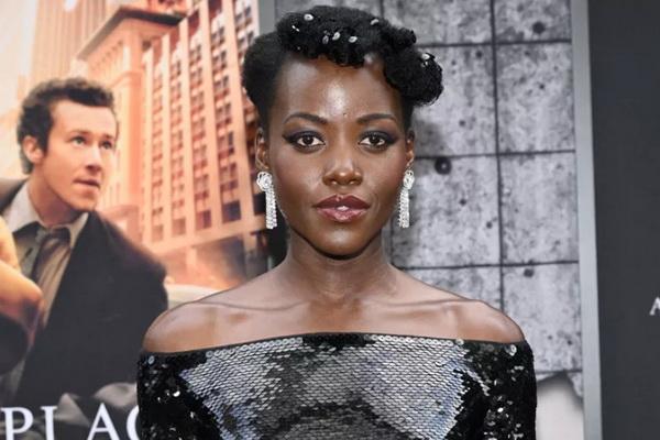 Premier A Quiet Place: Day One, Lupita Nyong`o Tampil Menawan dengan Jumpsuit Monokromatik