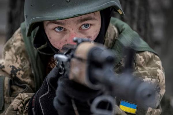 Trump Janjikan Lebih Banyak Senjata Asalkan Ukraina Mau Pembicaraan Damai dengan Rusia