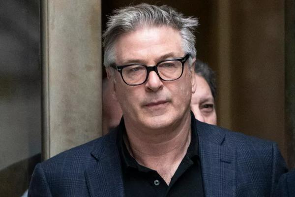 Hakim dalam Kasus Pembunuhan di Lokasi Syuting Rust Alec Baldwin Kuatkan Dakwaan