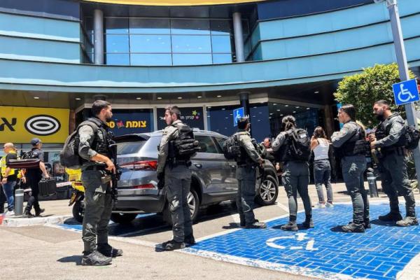 Satu Orang Tewas dalam Serangan Penikaman di Mal Israel
