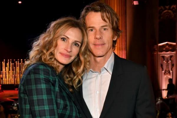 Usai Dikecam Swifties, Julia Roberts Unggah Foto Mesra dengan Suaminya Danny Moder