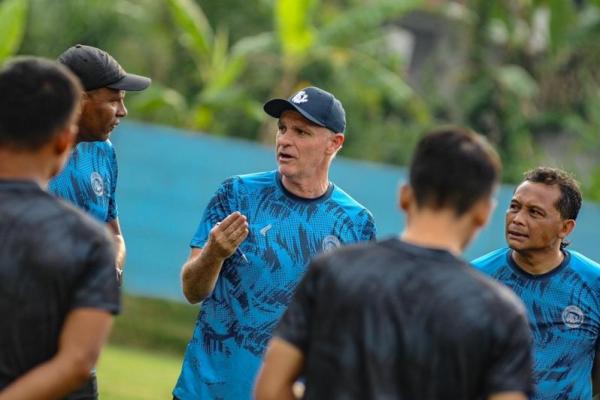 Joel Cornelli Inginkan Arema FC Lebih Agresif Musim Depan