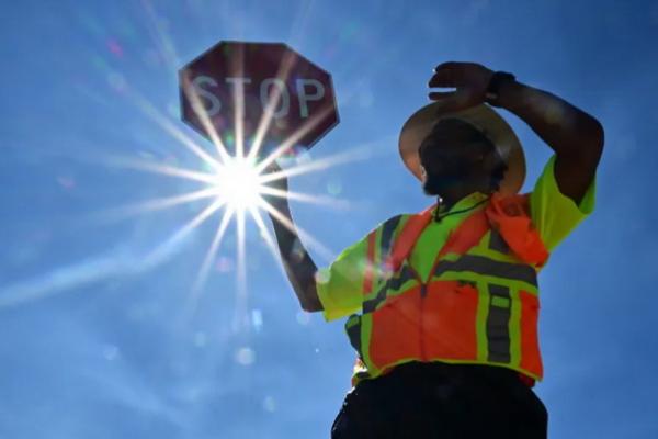 Waspada! Suhu Panas Hingga 38,4 Derajat Celcius
