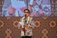Mendes Tegaskan Pembangunan Desa Harus Bertumpu Akar Budaya