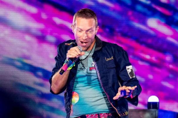 Sedih Taylor Swift Tinggalkan Gelsenkirchen, Coldplay Persembahkan Lagu Patah Hati `Everglow`