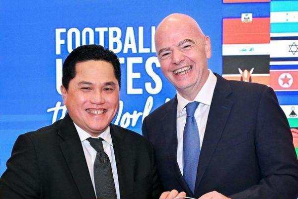 Bertemu Erick Thohir, Presiden FIFA Sebut Sepakbola Indonesia Makin Maju