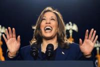 Kamala Harris Unggul Tipis Atas Trump dalam Survei Terbaru Pilpres AS