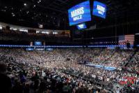 Berlomba Merebut Suara Pemilih, Harris Kampanye di Arizona, Trump di Montana