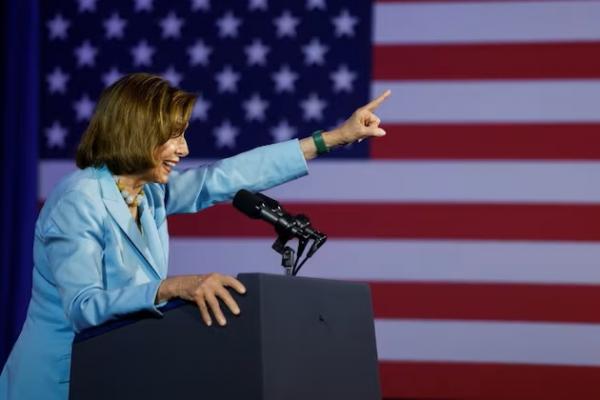 Dianggap Bantu Singkirkan Biden, Pelosi Sambut Harris sebagai Pembawa Harapan